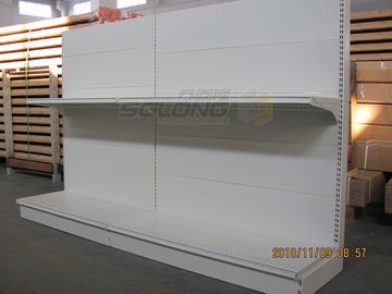中国 チェーン店のための白いSlatwallの食料雑貨品店の棚の耐久の多数の層 サプライヤー
